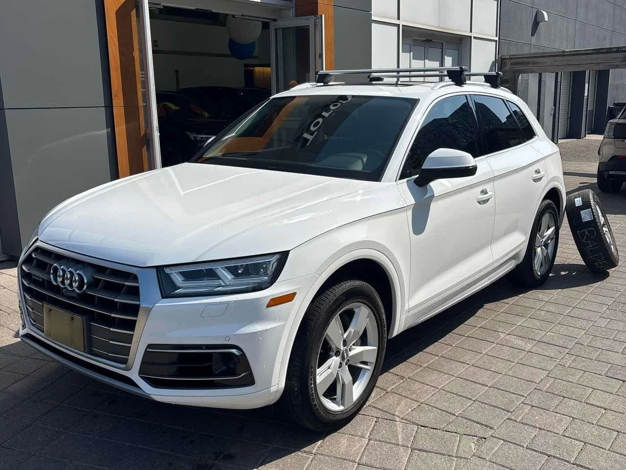 Audi Q5 Technik  CARFAX, снимка 2 - Автомобили и джипове - 55614182
