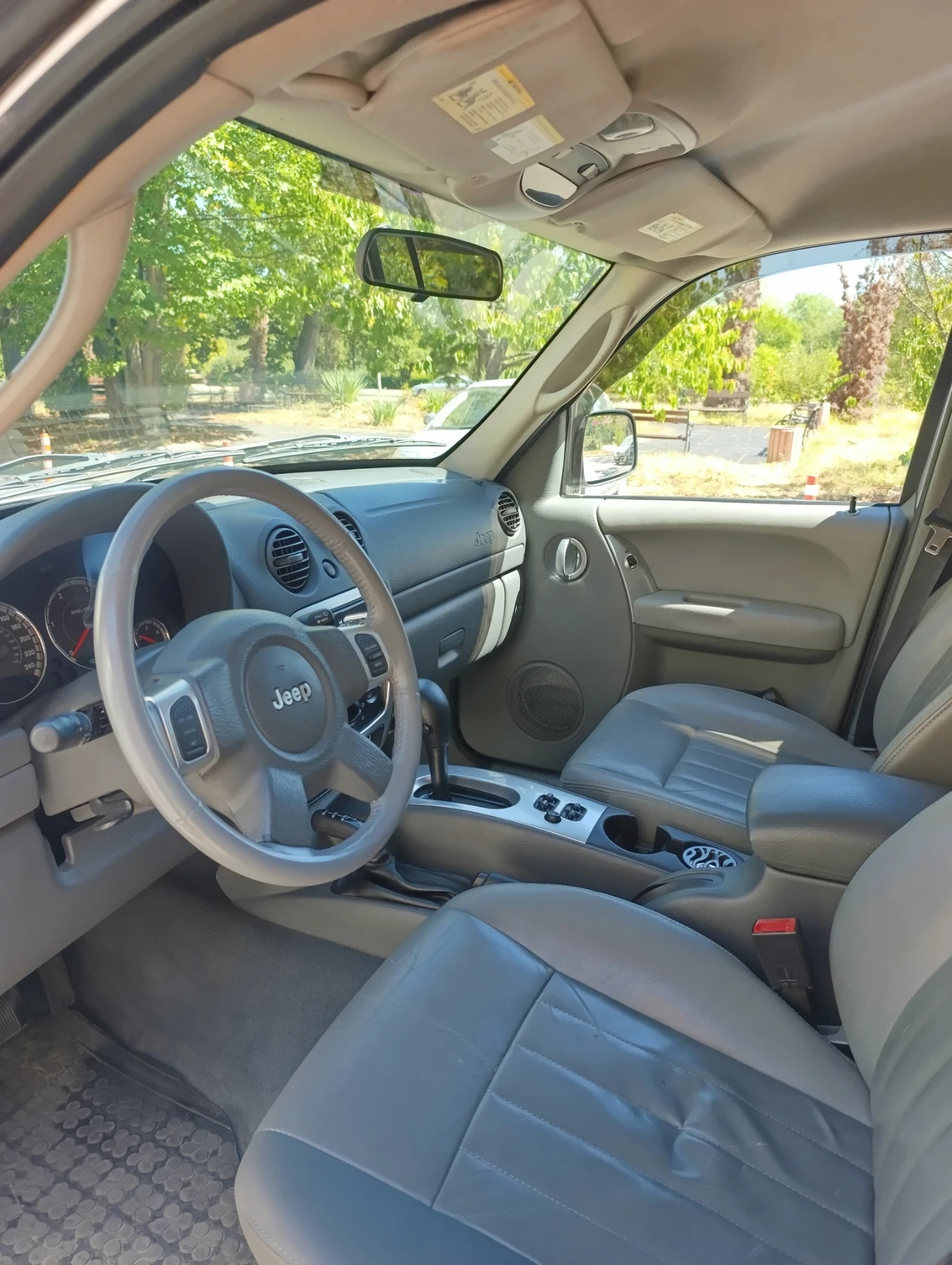 Jeep Cherokee, снимка 8 - Автомобили и джипове - 55978579