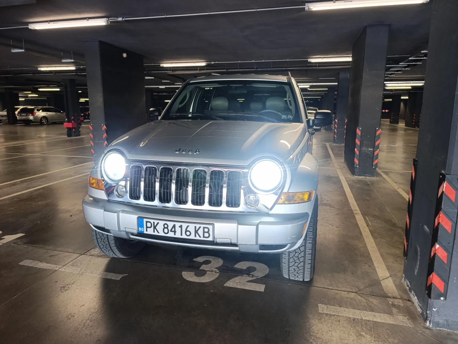 Jeep Cherokee, снимка 14 - Автомобили и джипове - 55978579