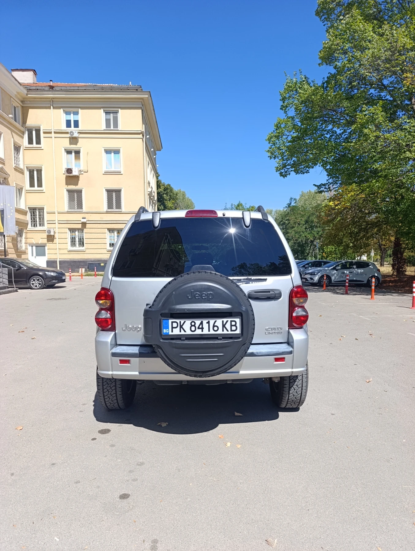 Jeep Cherokee, снимка 2 - Автомобили и джипове - 55978579
