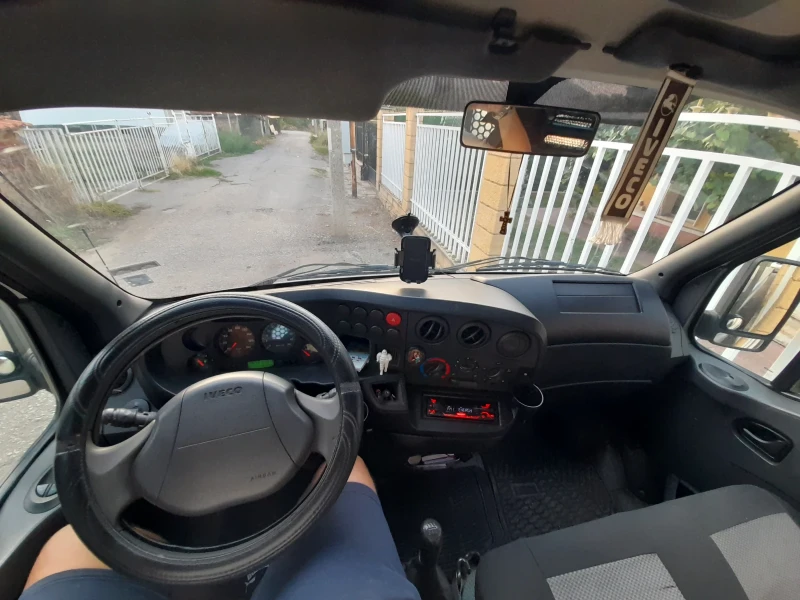 Iveco Daily, снимка 17 - Бусове и автобуси - 47013970