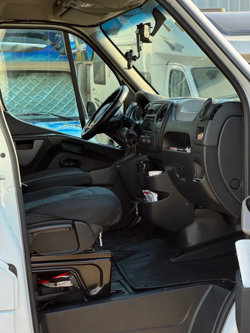 Renault Master, снимка 9 - Бусове и автобуси - 52527906