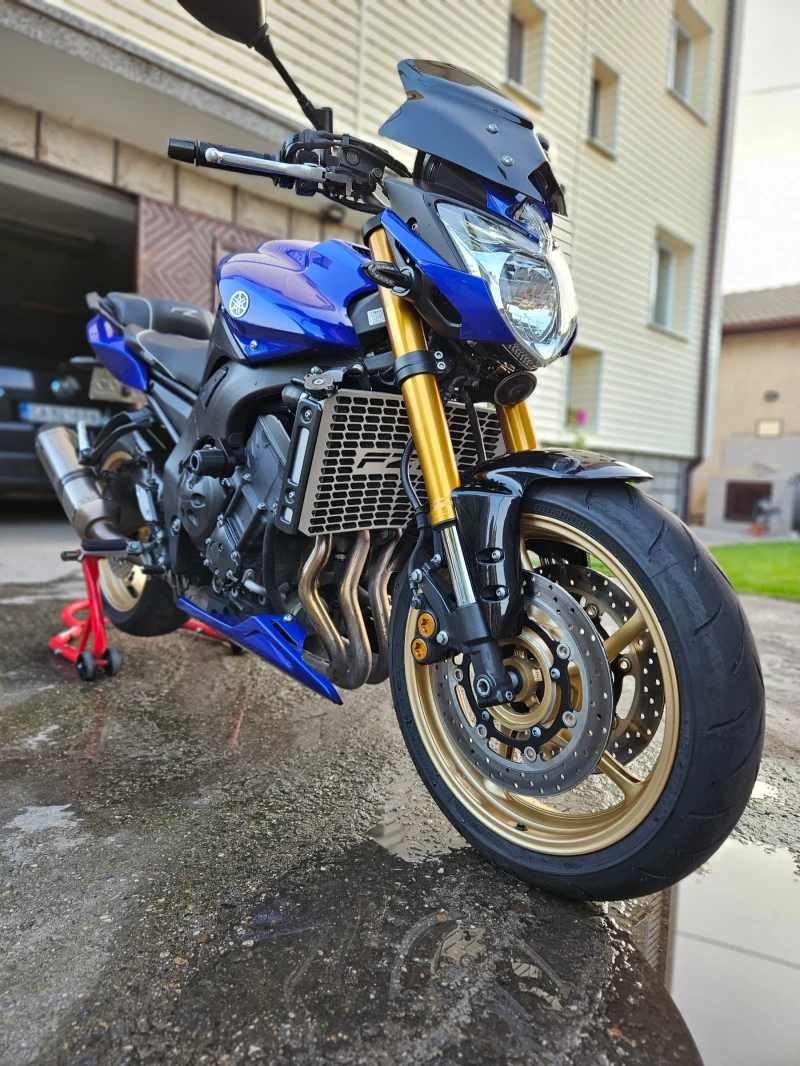 Yamaha FZ8 Acrapovic (заводски) Shad седалки 