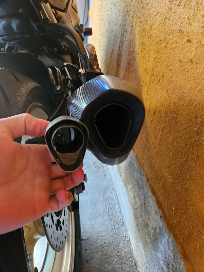 Yamaha FZ8 Acrapovic (заводски) Shad седалки , снимка 12 - Мотоциклети и мототехника - 52532033