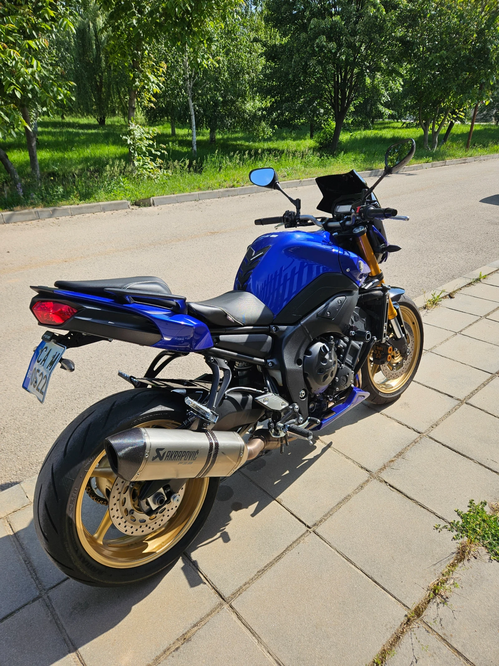 Yamaha FZ8 Acrapovic, Shad седалки + куфар, снимка 4 - Мотоциклети и мототехника - 54934351
