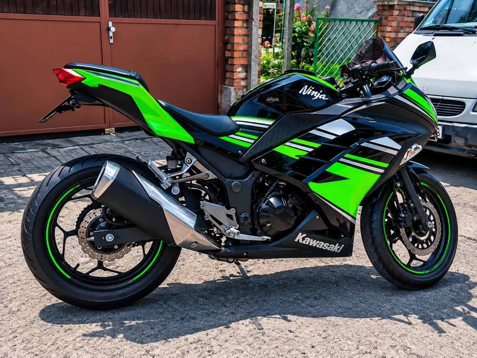 Kawasaki Ninja 300i, снимка 4 - Мотоциклети и мототехника - 56745396