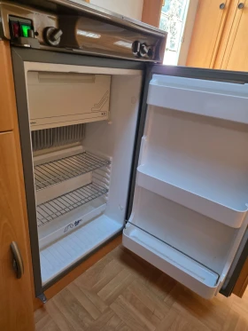 Каравана LMC Luxus 460, снимка 14