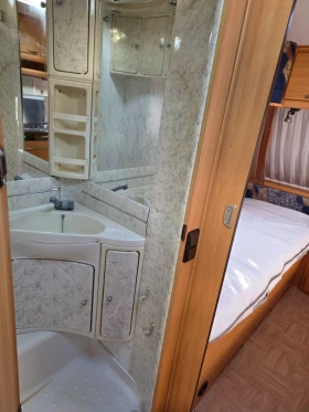 Каравана LMC Luxus 460, снимка 9