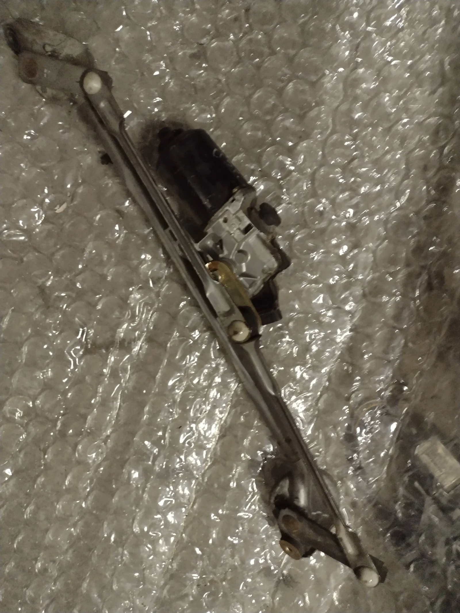 85110-1А040 моторче с механизъм предни чистачки TOYOTA COROLLA Denso 159200-5172 | Mobile.bg — изображение 1