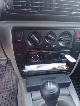 VW Passat 1.8, снимка 8 - Автомобили и джипове - 53500050