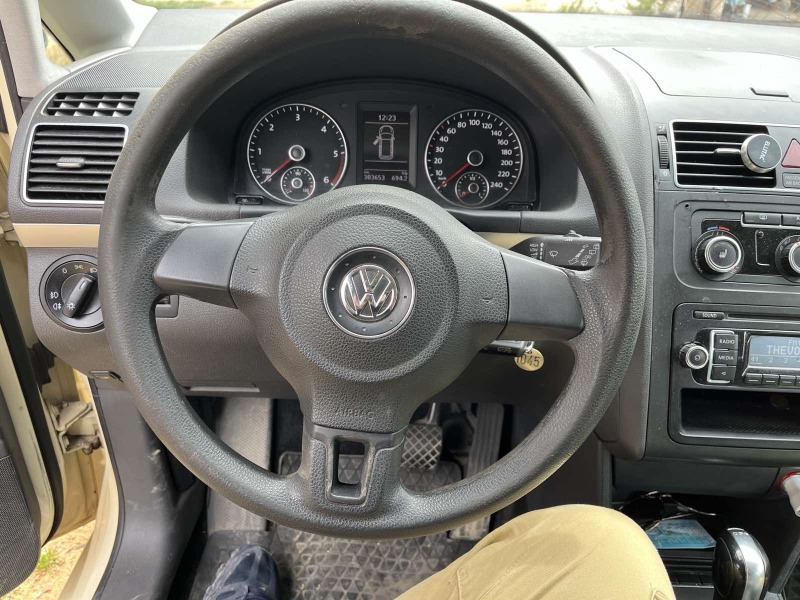 VW Touran 2.0 TDI 6+ 1, снимка 8 - Автомобили и джипове - 45510814