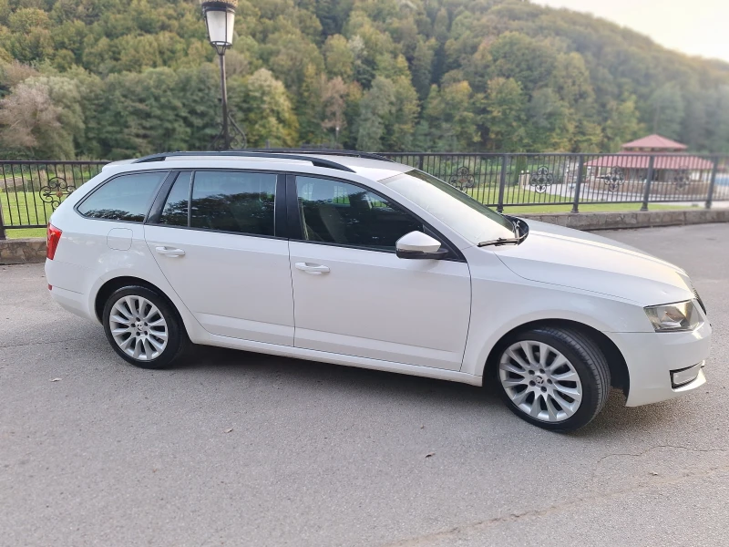 Skoda Octavia 1.6 105 кс. DSG, снимка 9 - Автомобили и джипове - 47640560