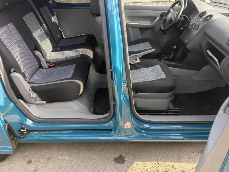 VW Caddy 1.6 Газ Климатик* , снимка 10 - Автомобили и джипове - 48124939