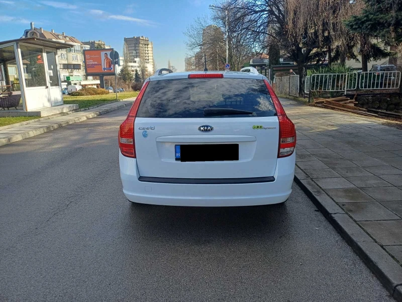 Kia Ceed Sportswagon 1.6CRDI Spirit Facelift , снимка 6 - Автомобили и джипове - 48716342