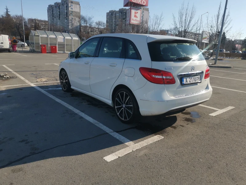 Mercedes-Benz B 180, снимка 5 - Автомобили и джипове - 49307664