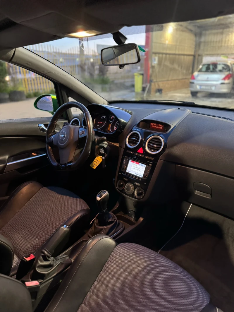 Opel Corsa, снимка 4 - Автомобили и джипове - 51008326