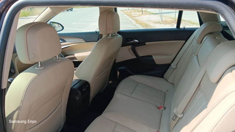 Opel Insignia 1.4 Turbo, снимка 13 - Автомобили и джипове - 52517651