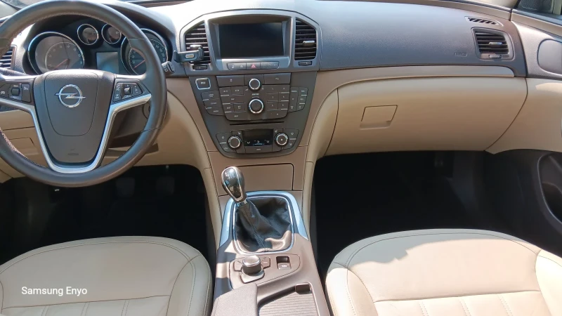 Opel Insignia 1.4 Turbo, снимка 10 - Автомобили и джипове - 52517651
