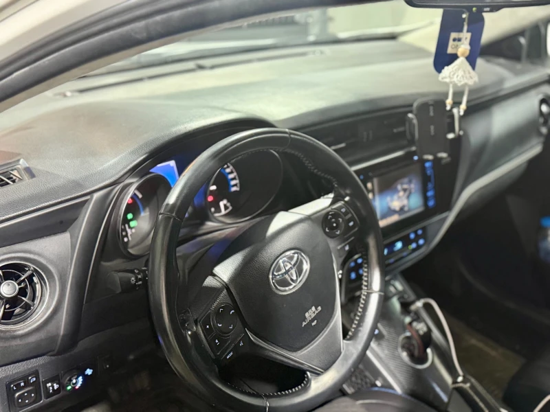 Toyota Auris 1.8 hybrid , снимка 3 - Автомобили и джипове - 52595173