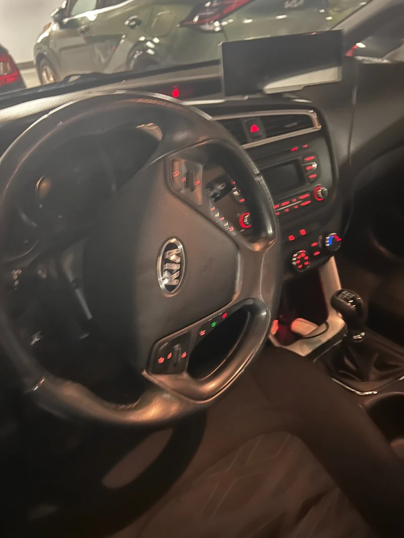 Kia Ceed, снимка 4 - Автомобили и джипове - 52647185