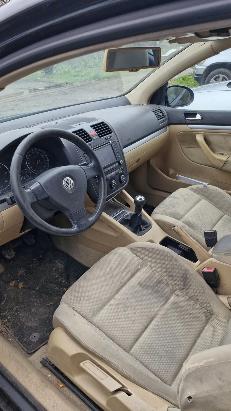 VW Golf 2.0 tdi, снимка 6 - Автомобили и джипове - 52650023