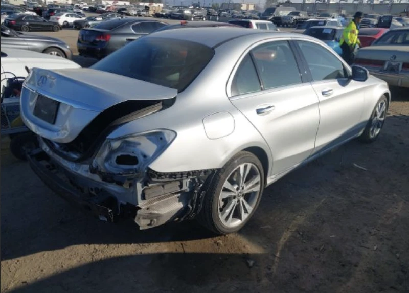 Mercedes-Benz C 300 DISTRONIC* 360* , снимка 4 - Автомобили и джипове - 52691409