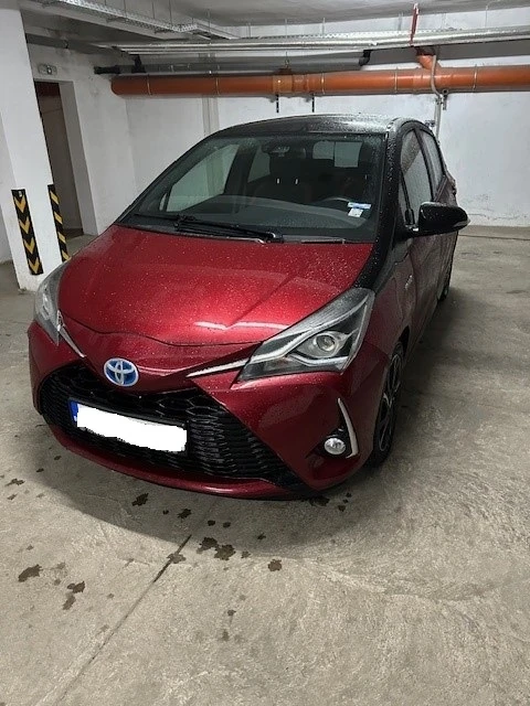 Toyota Yaris Toyota Yaris 1.5 P HYBRID 5D Bi-tone Burgundy - изображение 3