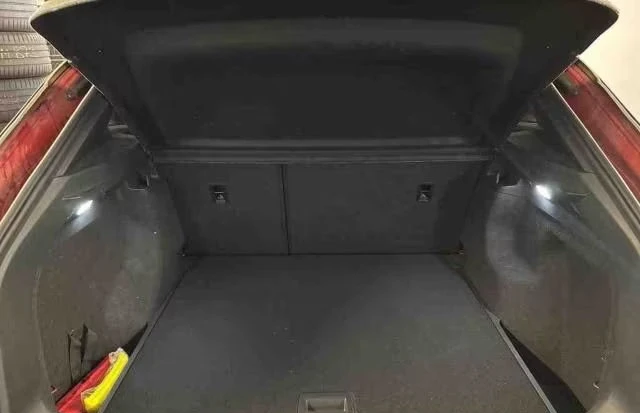 VW ID.4 PURE/170HP/PANO/MATRIX/H.PUMP/MEMO/360/HUD/101q, снимка 11 - Автомобили и джипове - 54043341