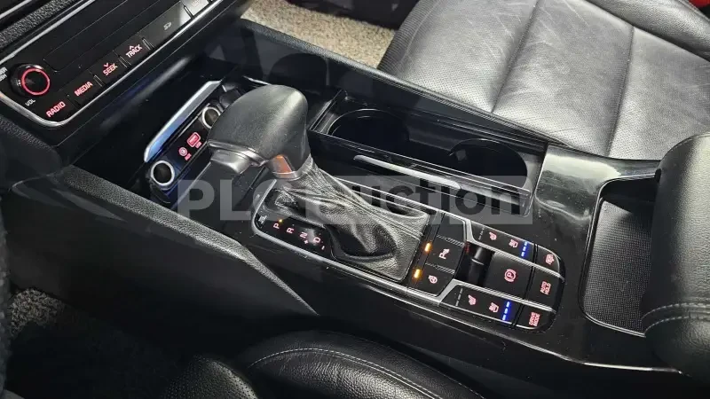Kia K7, снимка 9 - Автомобили и джипове - 55034945