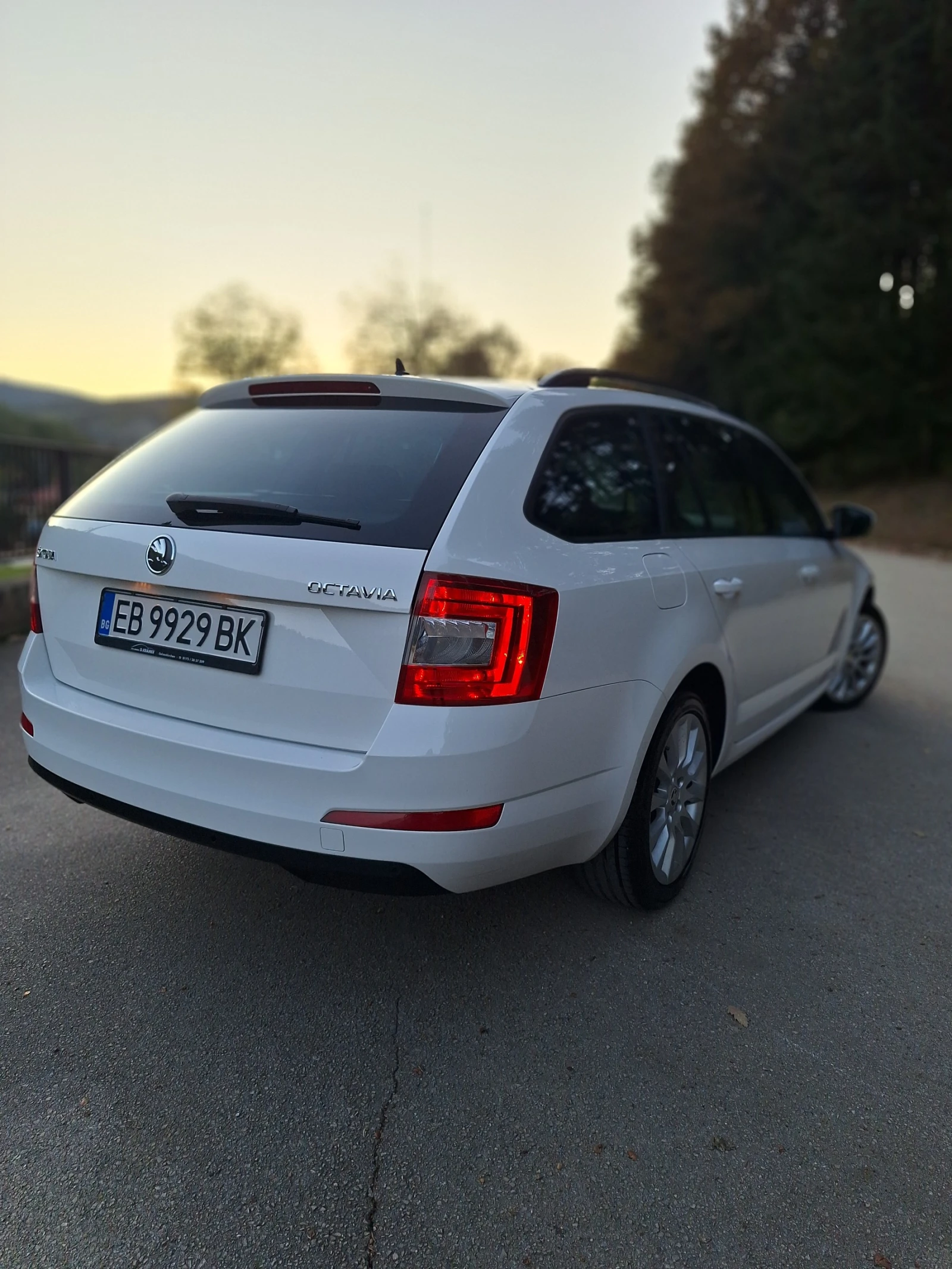 Skoda Octavia 1.6 105 кс. DSG - изображение 7