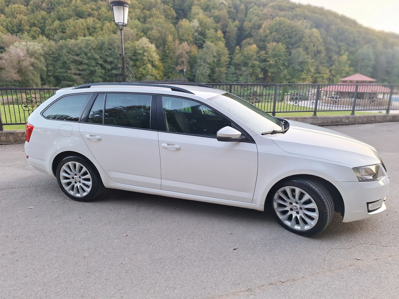 Skoda Octavia 1.6 105 кс. DSG - изображение 9