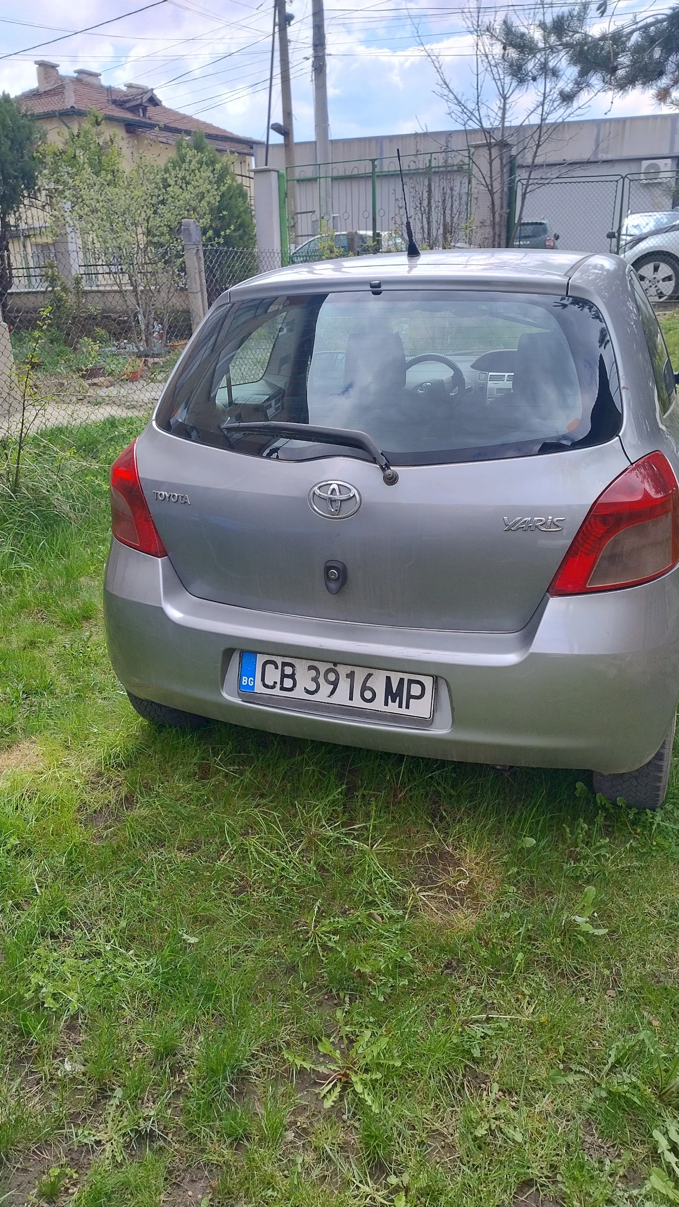 Toyota Yaris 1.3 Бензин/Газ - изображение 3