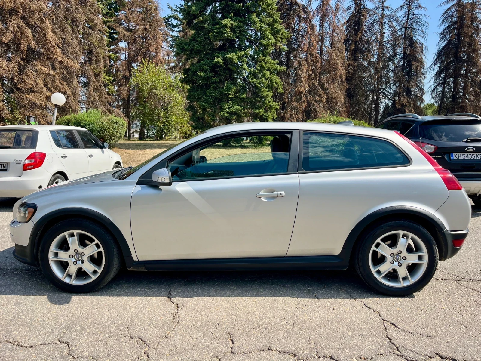 Volvo C30 2.0 136к.с. - изображение 2