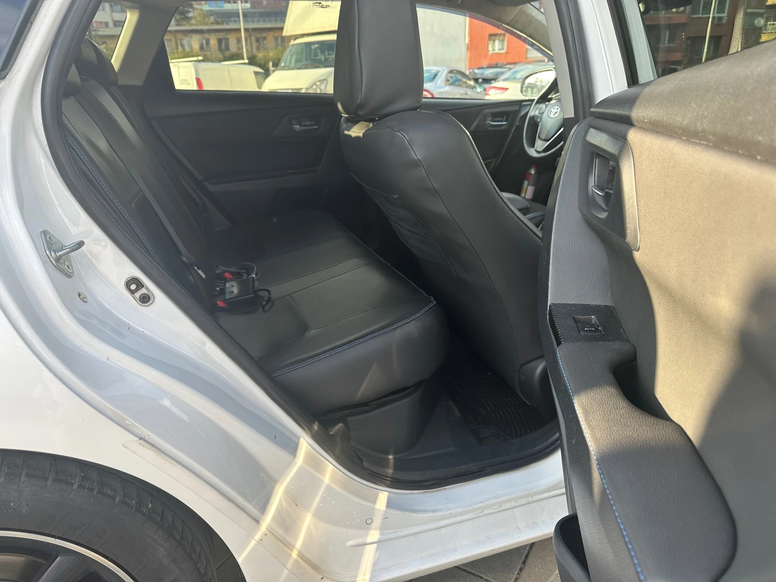 Toyota Auris 1.8 hybrid  | Mobile.bg � ����������� 12