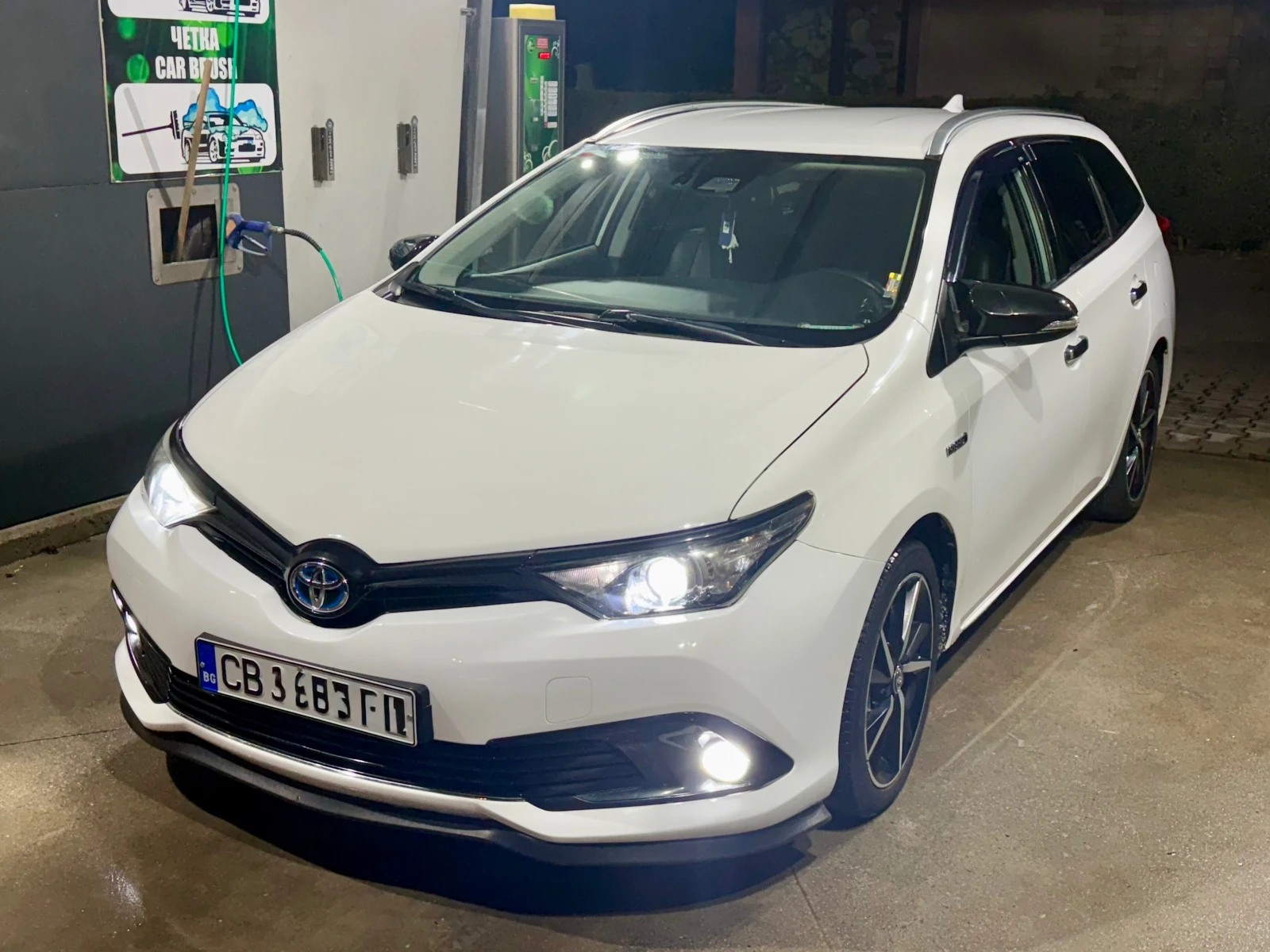 Toyota Auris 1.8 hybrid  - изображение 4