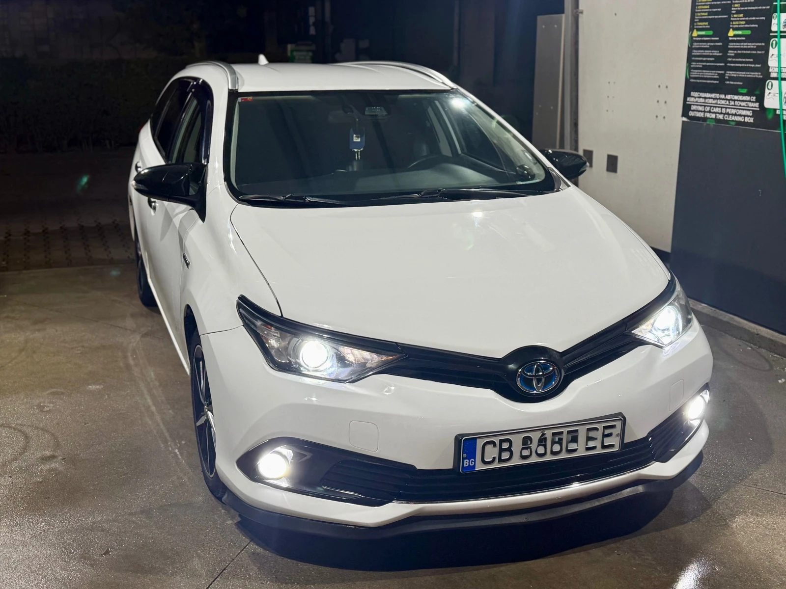 Toyota Auris 1.8 hybrid  - изображение 5