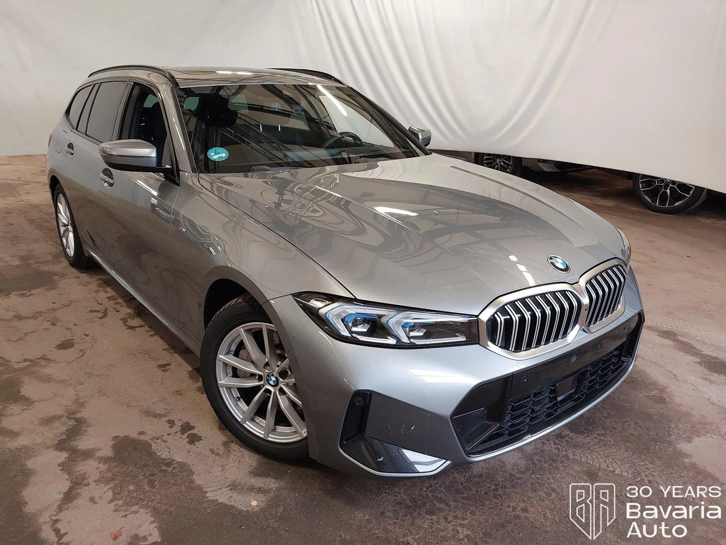 BMW 330 d xDrive Touring M Sport Paket Sportautomatic - изображение 4