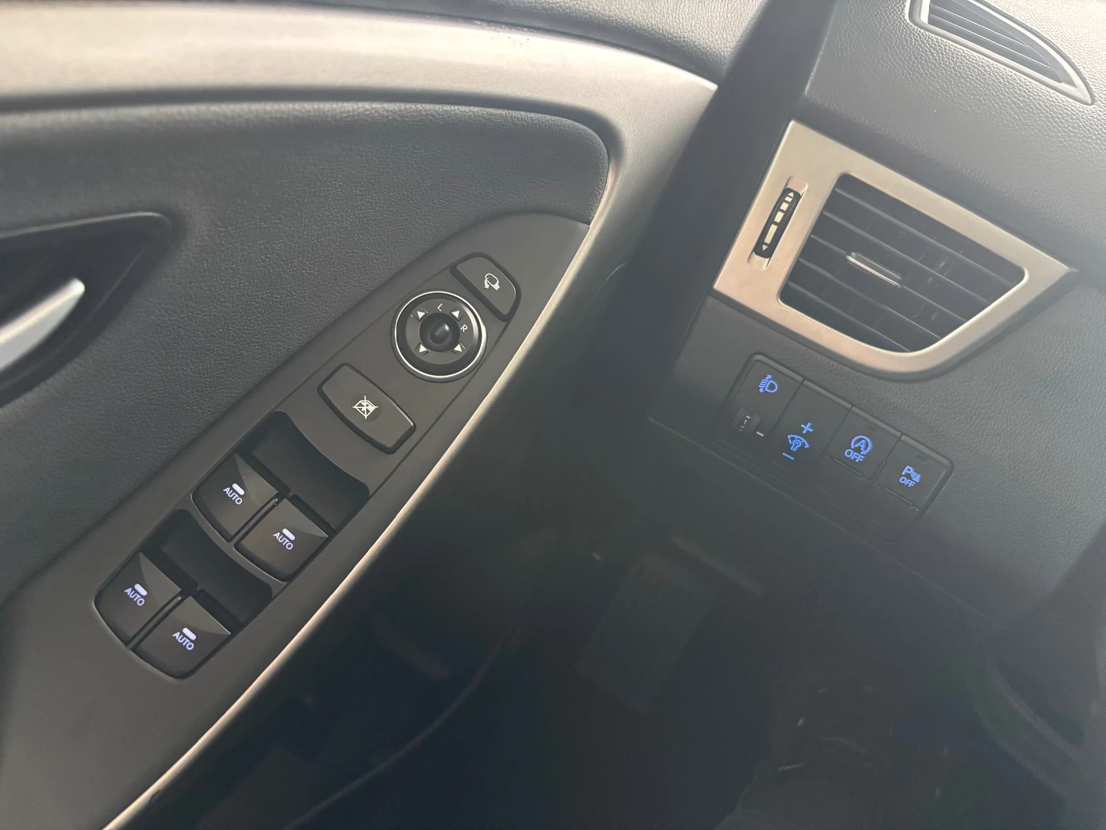 Hyundai I30 1.6i FACE SWISS, снимка 12 - Автомобили и джипове - 53611014