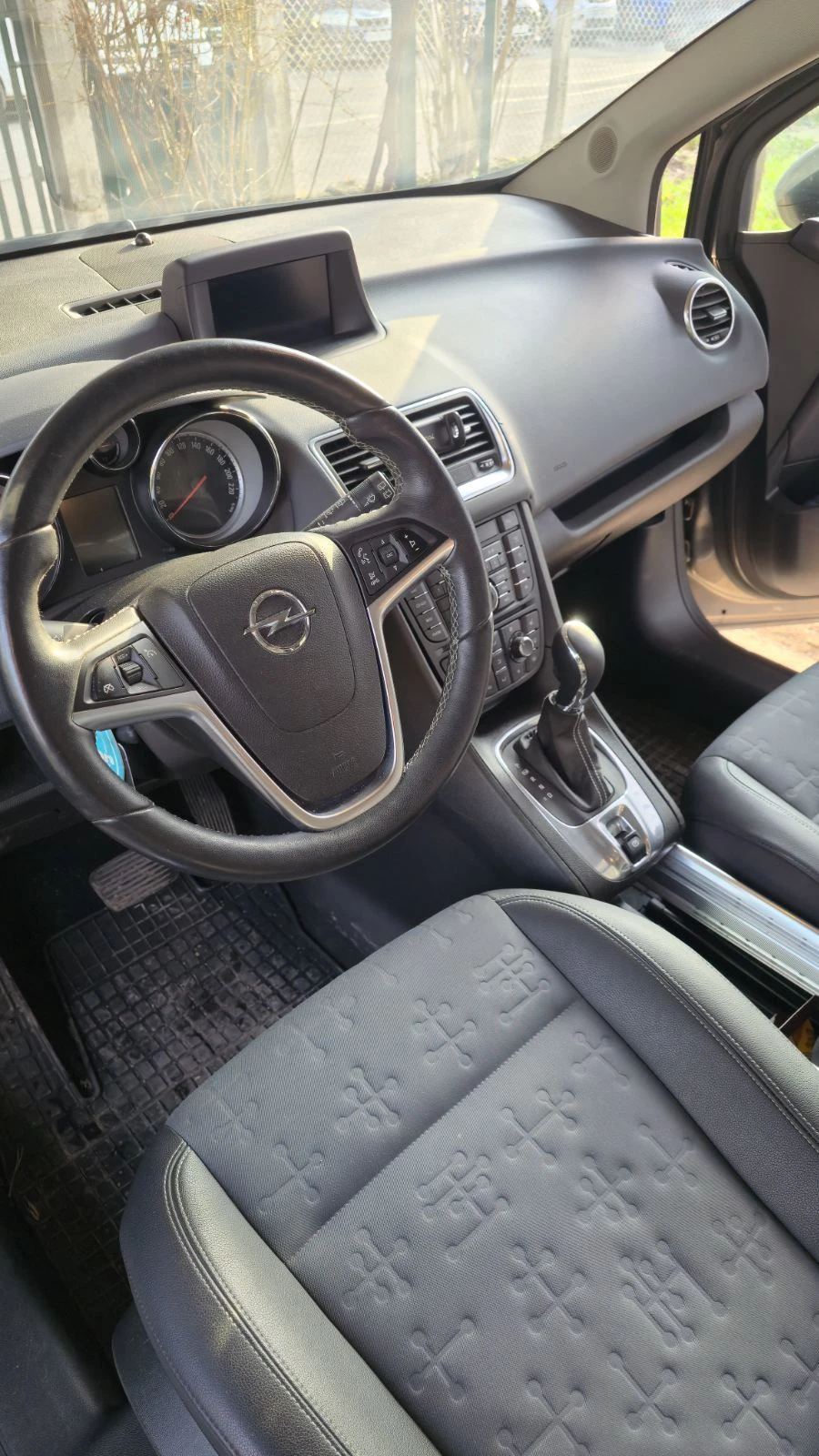 Opel Meriva 1.4, снимка 4 - Автомобили и джипове - 53713117