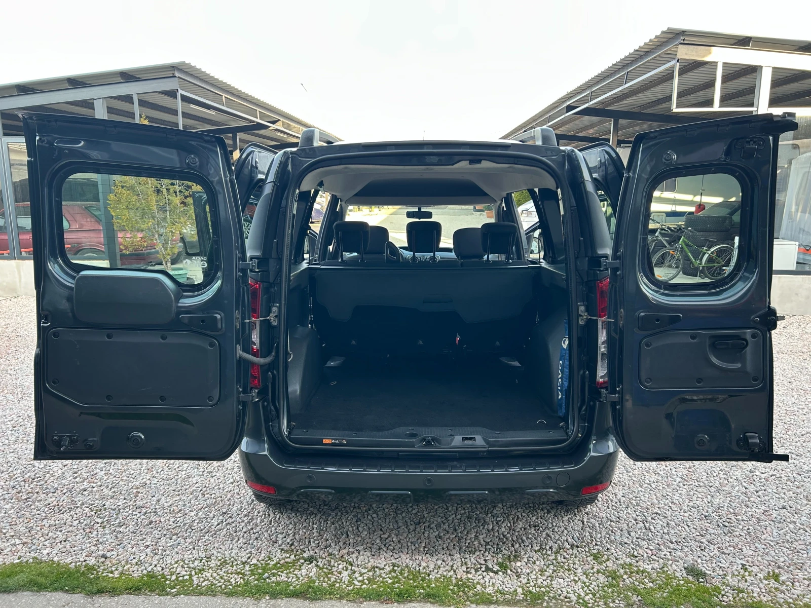 Dacia Dokker 1, 5 DCI, снимка 9 - Автомобили и джипове - 53812940