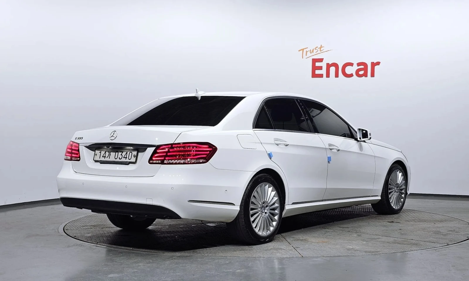 Mercedes-Benz E 300 E-Class W212 E300 Elegance, снимка 2 - Автомобили и джипове - 53914438