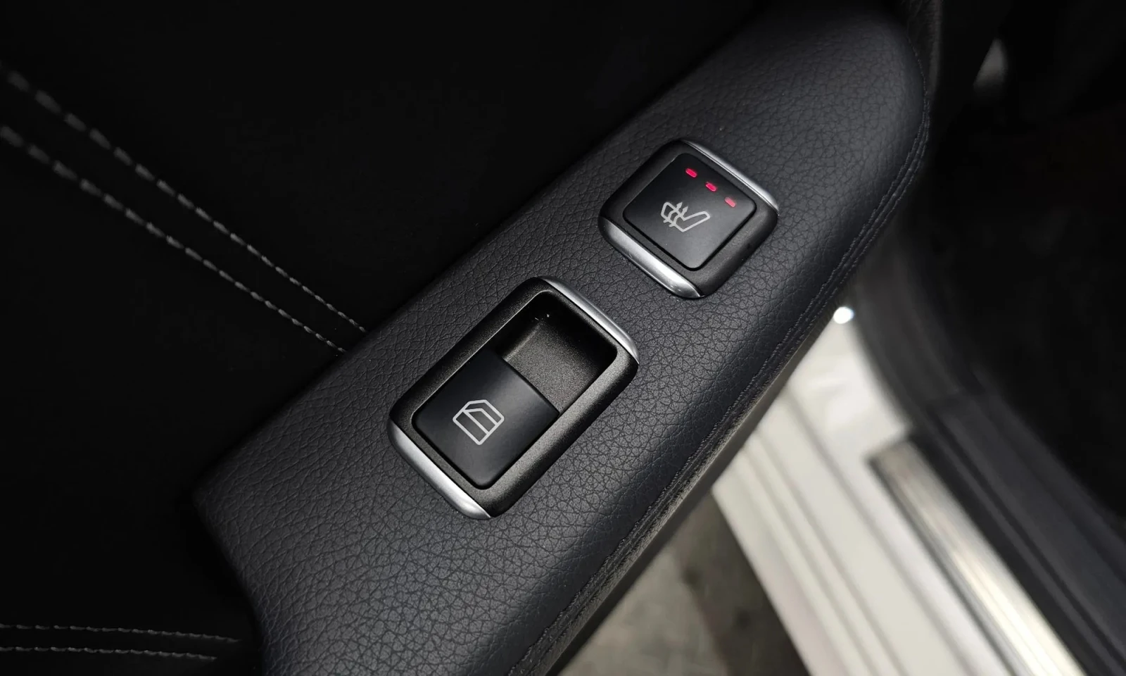 Mercedes-Benz E 300 E-Class W212 E300 Elegance, снимка 16 - Автомобили и джипове - 53914438