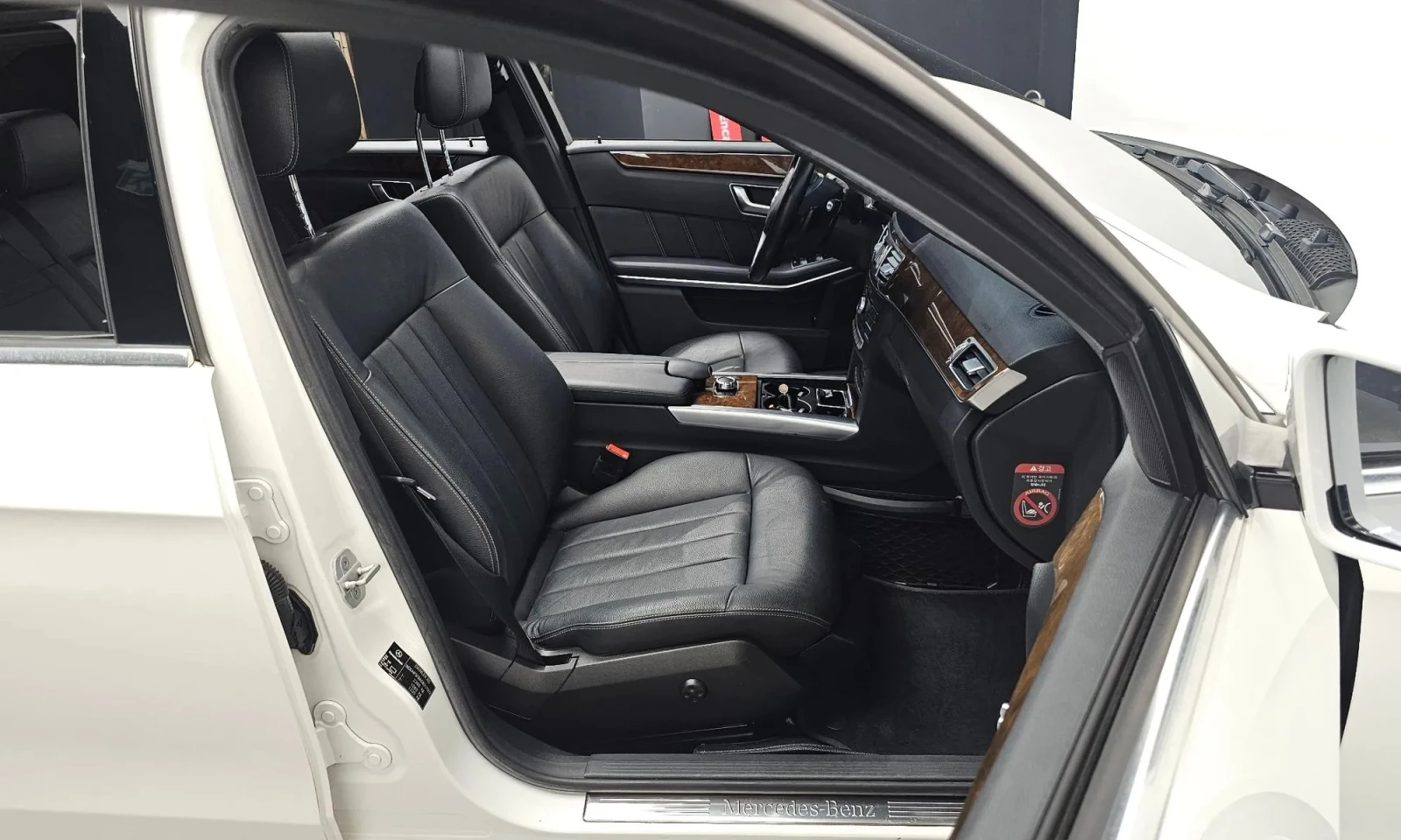 Mercedes-Benz E 300 E-Class W212 E300 Elegance, снимка 10 - Автомобили и джипове - 53914438