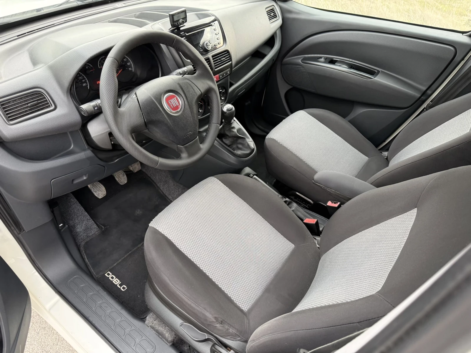 Fiat Doblo 1.6 MULTIJET / CLIMA / ITALY / 6ск., снимка 9 - Автомобили и джипове - 53929024