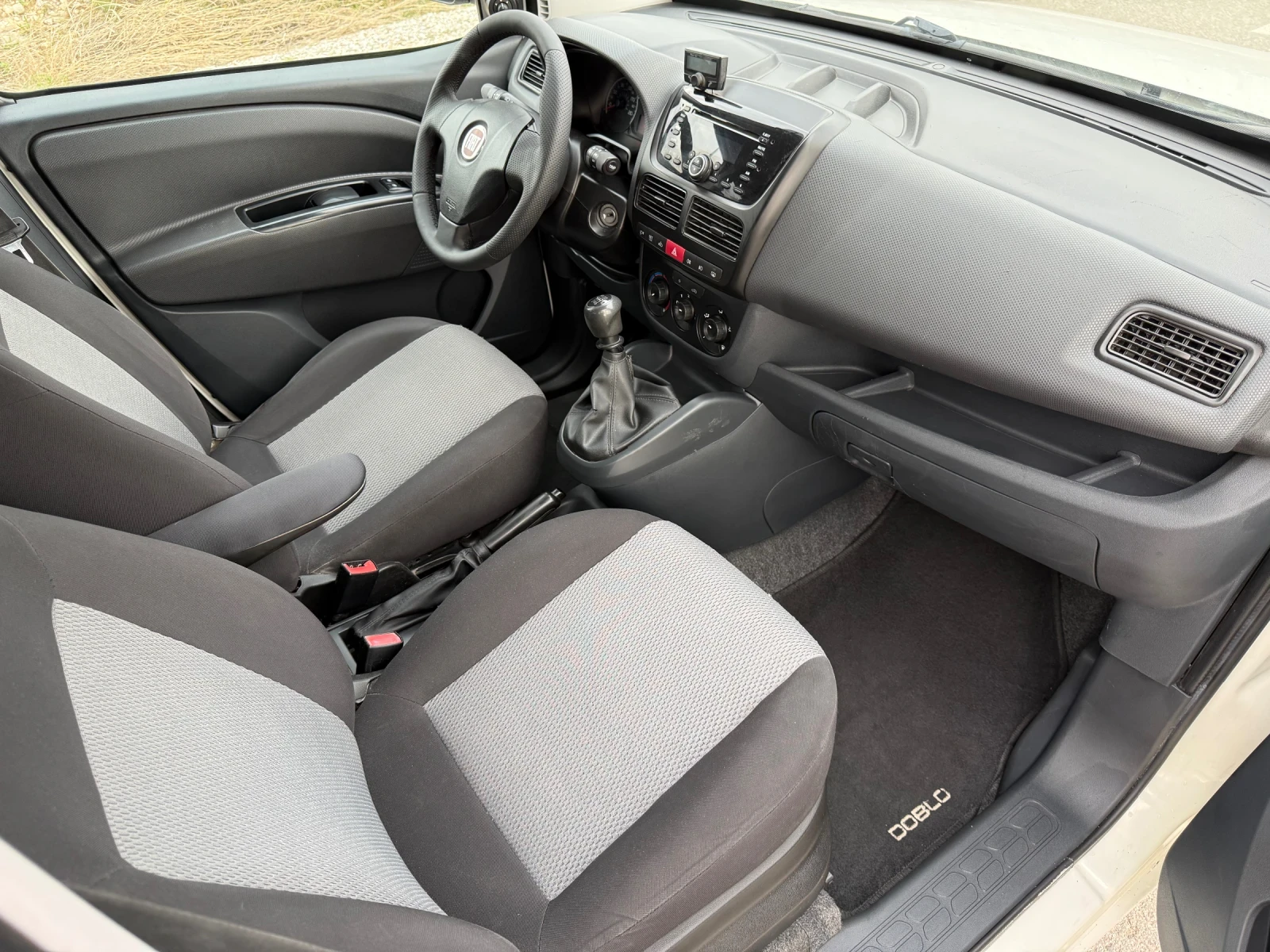 Fiat Doblo 1.6 MULTIJET / CLIMA / ITALY / 6ск., снимка 11 - Автомобили и джипове - 53929024