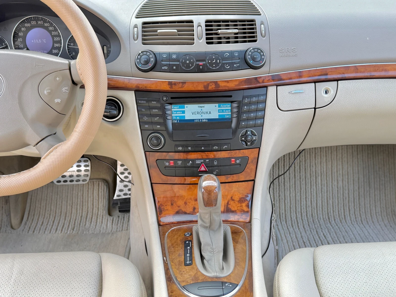 Mercedes-Benz E 270 Автоматик 2006г ТОП!!!, снимка 11 - Автомобили и джипове - 54046194