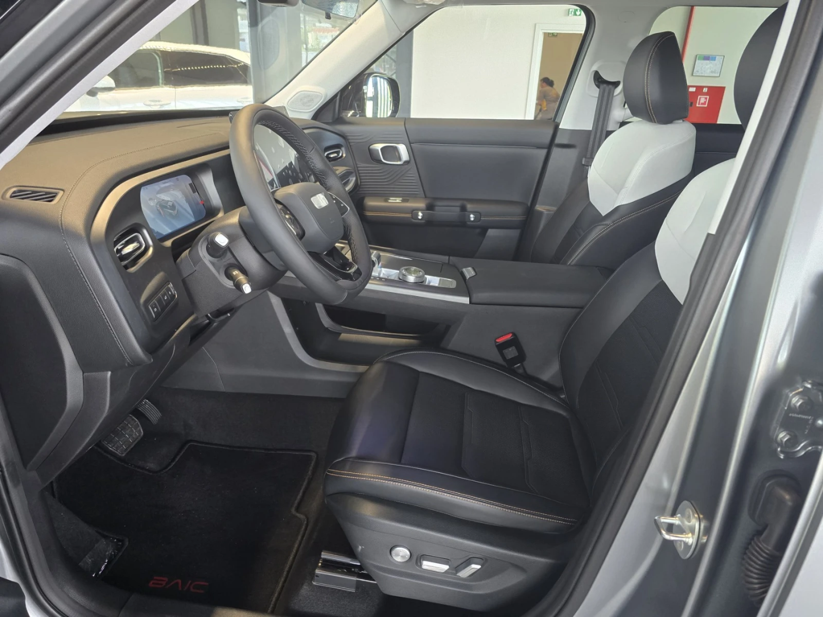 BAIC BJ 30 HEV, снимка 5 - Автомобили и джипове - 54382616