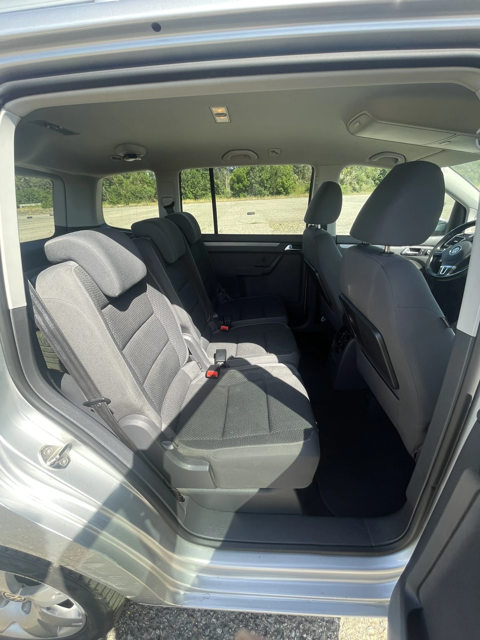 VW Touran 1.4 TSI, снимка 4 - Автомобили и джипове - 54619347