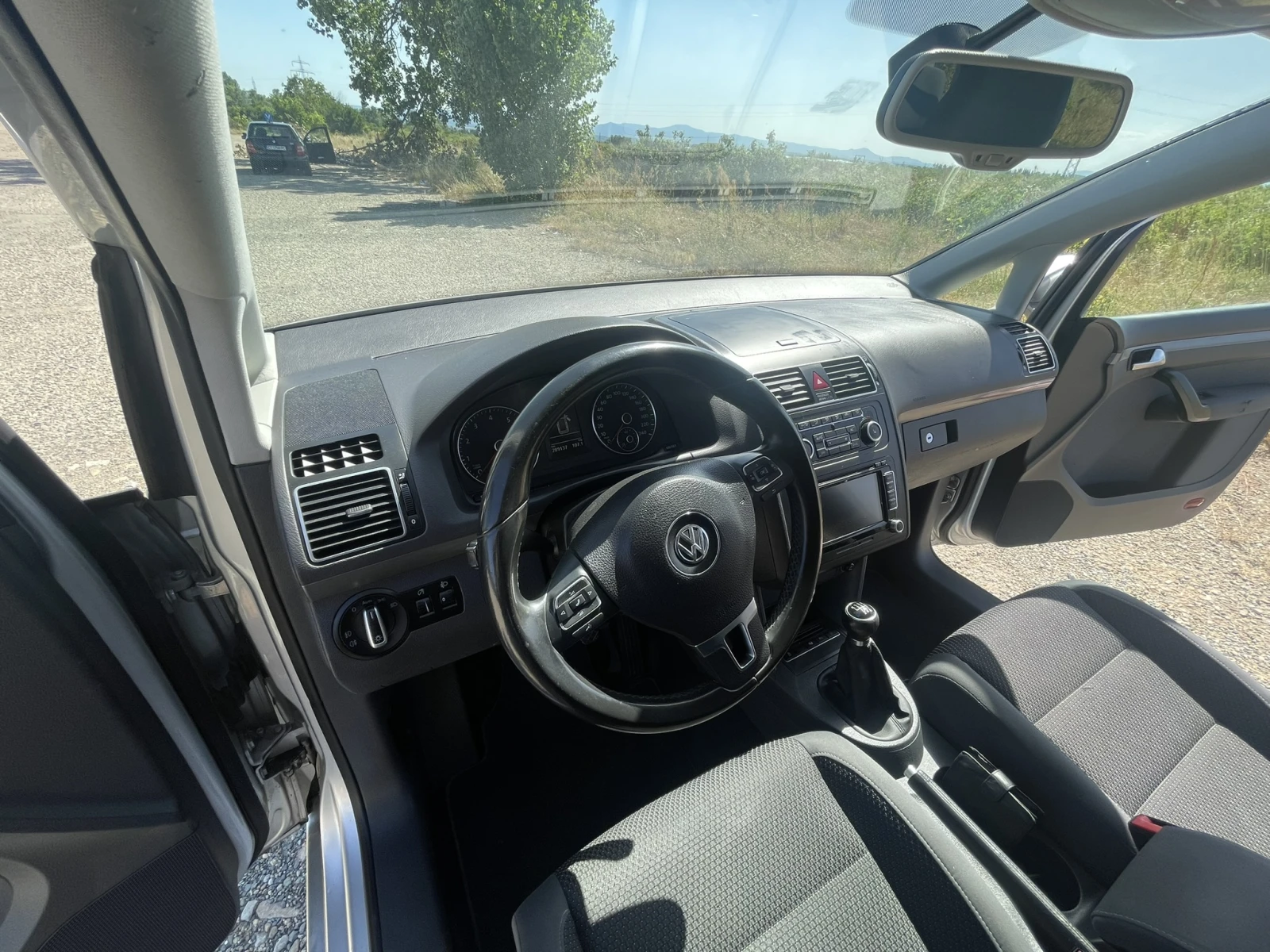 VW Touran 1.4 TSI, снимка 5 - Автомобили и джипове - 54619347