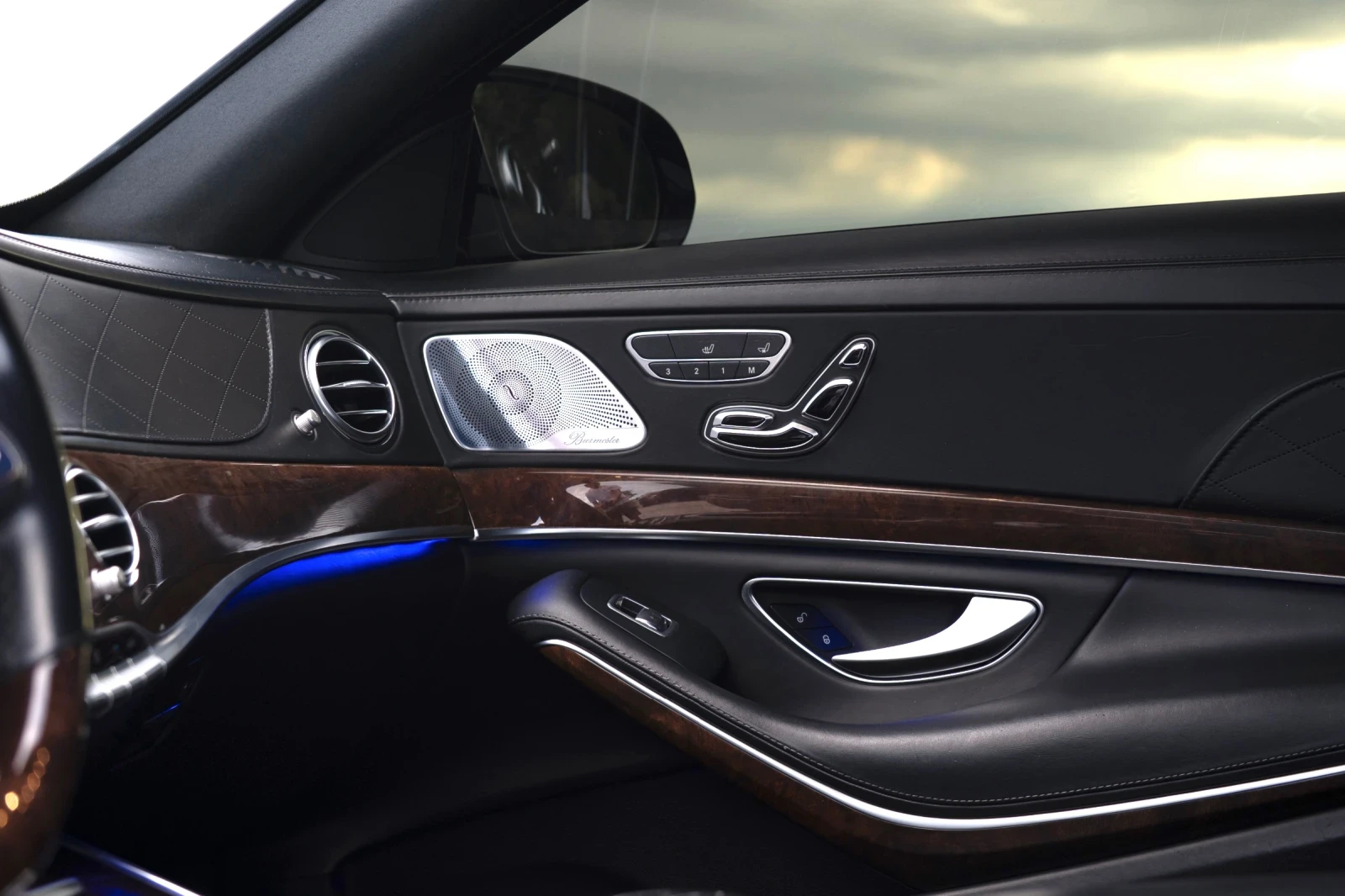 Mercedes-Benz S 560 FULL/ 3TV/ ПАСАЖЕР ПАКЕТ, снимка 11 - Автомобили и джипове - 54756966